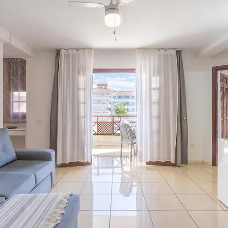 Go2tenerife Apart'smile Americas Center & Heated Pool * Плайя-де-лас-Амерікас