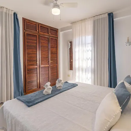Go2tenerife Apart'smile Americas Center & Heated Pool Апартаменти