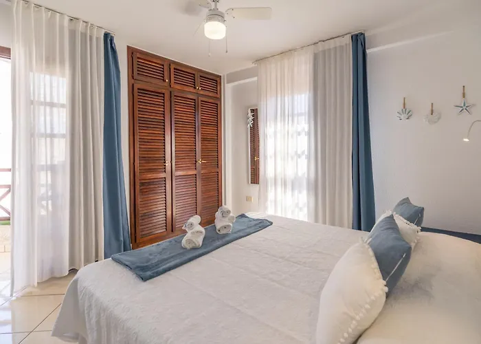 Go2tenerife Apart'smile Americas Center & Heated Pool Апартаменти